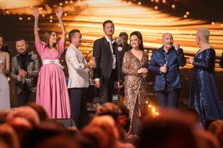 Silvestr v televizi: Nova hledá Borhyovou, Sokol si nafackuje. ČT poctí Karla Gotta, Prima svléká Taclíka – eXtra.cz