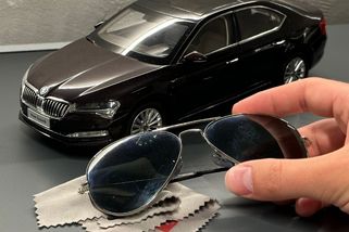 Trest za řízení auta s brýlemi? Předpisy to uvádějí jasně. Kdo dnes udělá chybu, zaplatí 2 500 Kč pokutu