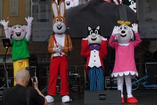 Čtyřlístek: komiksová legenda, která to dotáhla až na dolarovou minci platnou na Cookových ostrovech - Médium.cz