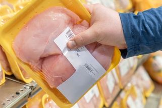 Kuřecí prsa z Ukrajiny obsahují salmonelu! Řetězec je stahuje z prodeje!