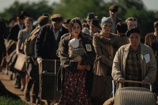 Recenze: Generační trauma. Televizní Gerta Schnirch je nenápadně krutá - Seznam Zprávy