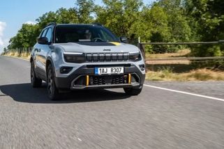 Dostala bundové sedačky, prvky z batohů a také zajímavý hybrid. Vyzkoušeli jsme limitku od Jeepu