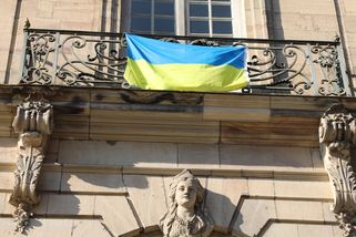 Klempířovo „doporučení“, které se neodmítá: Příspěvkové organizace tiše stahují ukrajinské vlajky