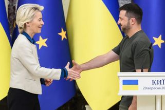 Evropa podniká první kroky k vyplacení 90 miliard eur Ukrajině. Peníze půjdou na drony a obranu