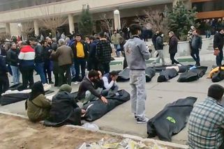 Lékaři popsali masové vraždění v Íránu. Obětí už je podle nich 16 500 - Novinky