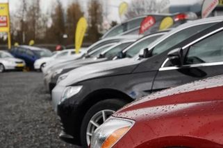 První auto za vysvědčení má být levné a bezpečné. Vybrali jsme pět ojetin, které to splňují