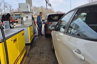 Nafta i benzin dál zdražují. Marže prodejců nejspíš neúměrně nerostou, říká Schillerová - Novinky