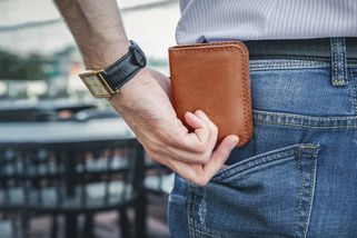 Dejte si pozor na doklady v peněžence. Aplikace pro chytré telefony je zneužije i bez toho, aniž byste je pustili z ruky