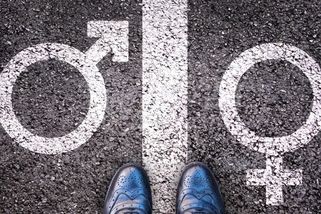 Ženy si v Česku vydělají o šestinu méně než muži, novela zákona má zajistit rovné odměny