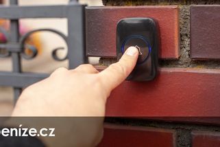 Na neschopence maximálně 6 hodin venku. A pozor na zvonek, varuje šéf sociálky