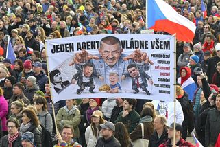 Klíčová výzva z Letné. Pro nabídku opozičních stran na toleranci Babiše je nyní víc důvodů, než se zdá