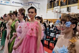 V Lanškrouně na soutěži kadeřníků zvítězila květinová fantazie od Anny Rohelové