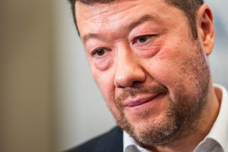 ‚Nechci, aby tam někdo říkal, že nemá rád Fica.‘ Okamura veze vybranou delegaci na Slovensko