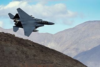 Írán s USA soupeří o nalezení amerického letce - Novinky