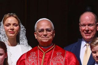 Papež kázal v Monaku o rozdílech mezi chudými a bohatými