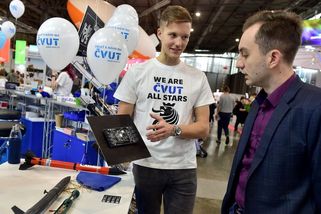 Práce místo přednášek. Podpora českých vysokoškoláků patří k nejslabším v Evropě - Novinky