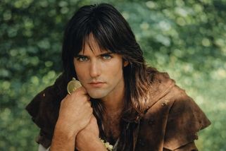 Michael Praed nechal zabít seriálového Robina Hooda kvůli muzikálu. Ten však skončil po 9 reprízách - Médium.cz