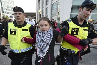 Gretu Thunbergovou zadržela policie v Londýně - Novinky