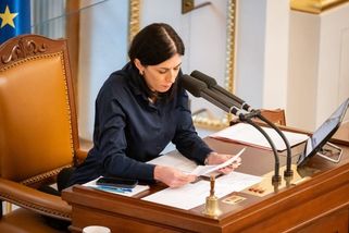 Sněmovna na poslaneckém odchodném vyplatí 57,5 milionu. Nejvíce pravděpodobně obdrží Pekarová