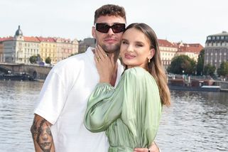 Vítězka Love Islandu se ukázala v bikinách: Vzkaz od snoubence nejdřív zaskočil