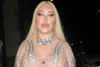 Myslíte, že už jste viděli všechno? Pohled na Jessicu Alves v průsvitných šatech vás vyvede z omylu - Super.cz