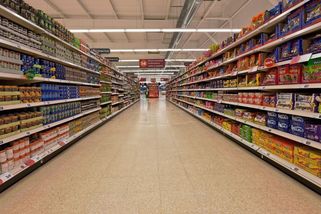 Autista v Británii léta doplňoval regály zdarma. Když se zeptal na placenou práci, dostal vyhazov - Novinky