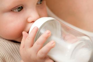 Pediatři dostali varování na vadné mléko až po dvou měsících. Někde vůbec - Seznam Zprávy