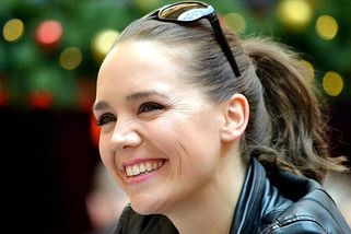 Poznatsvět | Lucie Vondráčková si v pražské Libuši vybudovala bydlení snů. Má několik staveb, zahradu i obytnou garáž