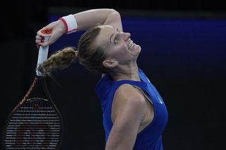 Kvitová - Čeng 7:6, skreč., Kvitová připisuje v Adelaide další výhru. Končí Krejčíková, Siniaková, Bouzková i Lehečka - Sport.cz