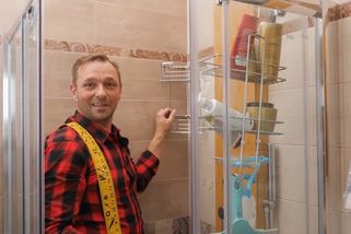 Držák na kosmetiku nesmí ve sprchovém koutu chybět. Zavěste ho bez obav | Minutový manžel