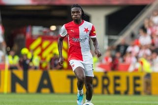 Slavia má obrovský problém v obraně. Ve hře je stažení stoperů z hostování