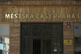 Čtyřiadvacet politiků z Prahy 1 žádalo odškodné. Celkem chtěli 32,5 milionu - Seznam Zprávy