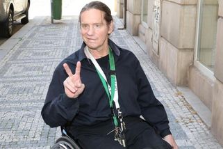 „Je lepší být na vozíku než být s komunisty.“ Jan Potměšil otevřeně promluvil o nehodě, která mu změnila život
