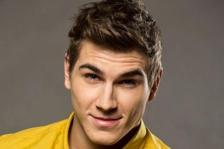 Davida Gránský žije s rodinou za Prahou. Postavil vilu