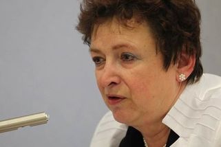 prahain.cz/politika/vlada-misto-realne-politiky-predvadi-sceny-jako-z-grotesky-rika-politolozka-dvorakova-25899.html