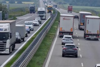 Levoproudaři, ale i ti, co si z dálnice udělali parkoviště nebo předjíždějící kamiony. Policisté vyrazili na kontroly a nestačili se divit