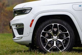 Studie varuje: Tohle je ještě škodlivější než emise nafťáků! Na autě to vozíme všichni, přesto se o nebezpečí skoro nemluví - Garáž.cz