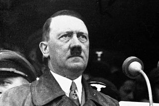 Hitler mohl mít mikropenis, odhalila analýza DNA. Vzorek pochází z krve v jeho bunkru