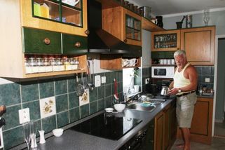 Zpěvák Milan Drobný žije v luxusní vile s bazénem, vířivkou a posilovnou. Vánoce prožije v exotice