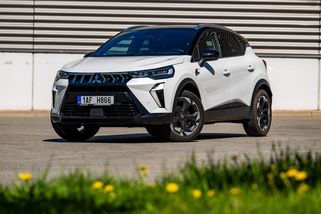 Omlazené Mitsubishi ASX má ukázkovou spotřebu a boží tlačítko hodné Nobelovy ceny. Některé jeho přednosti ovšem nejsou pro každého - Garáž.cz