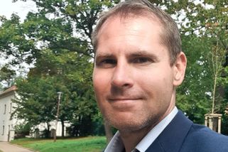 Vojenský historik Řepa: Političtí hokynáři o válce...