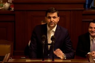 Nejste tak dokonalý jako Václav Klaus. Hladík pro Macinku parodoval exprezidenta - Novinky