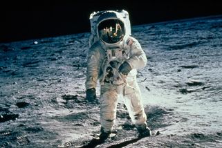 National Geographic | Jeden malý krok a tisíce slov — takhle skutečně mluvili astronauti Apolla 11 na Měsíci