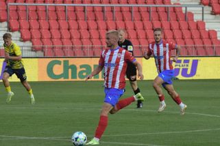 Zbrojovka bez kopnutí do míče zase o krok blíž postupu - Médium.cz