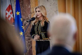 Slovensko si poslechlo kontroverzní novou verzi své hymny - Seznam Zprávy