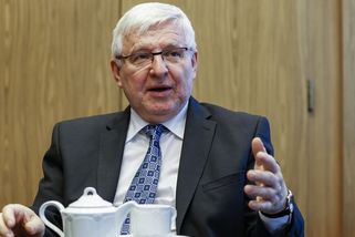 U mezd už svítí světlo na konci tunelu, říká Rusnok - Novinky