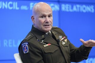 Rusko má stále síly, které se do války na Ukrajině ještě nezapojily, varoval americký generál - Novinky