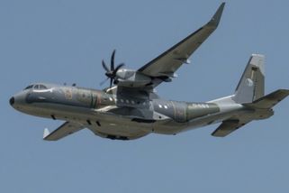 Aviatickou pouť vyšperkují gripeny, dvoumotorový stroj CASA C-295 a skokan z vesmíru Baumgartner