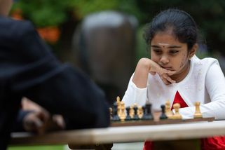 Osmiletá Britka potrápila šachové mistry a byla vyhlášena nejlepší hráčkou na evropském šampionátu - Novinky