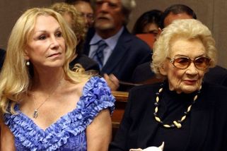 V 96 letech zemřela poslední havajská princezna. Její manželka zdědí jmění ve výši téměř pěti miliard - Super.cz